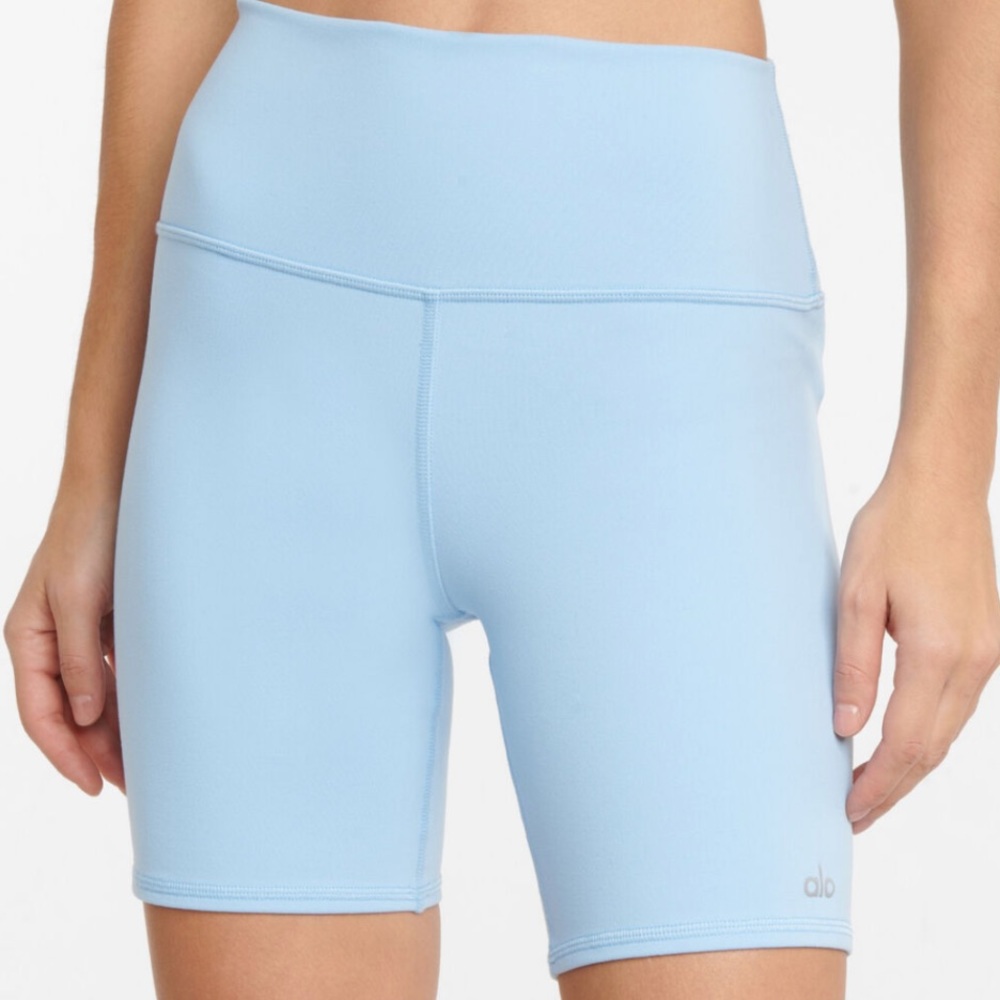🩵 Alo Airbrush 5” Bike Short XS